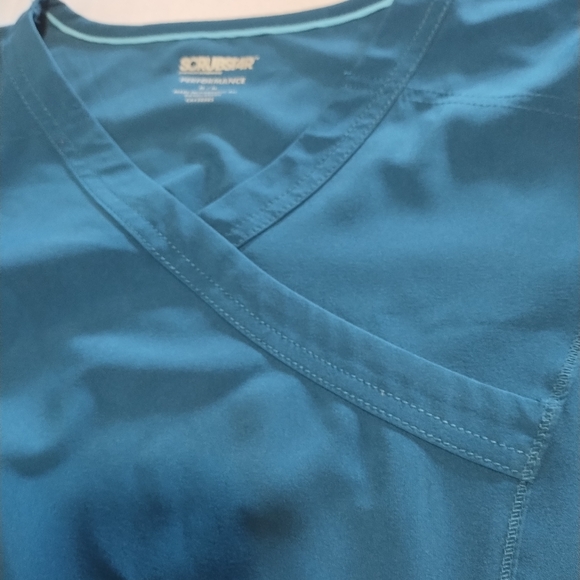 Scrub shirt Medium - Picture 3 of 6